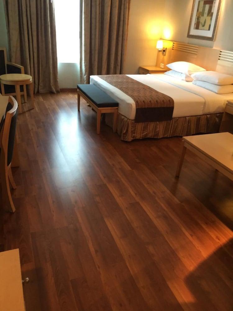 L'Arabia Hotel Apartments Абу Даби Екстериор снимка